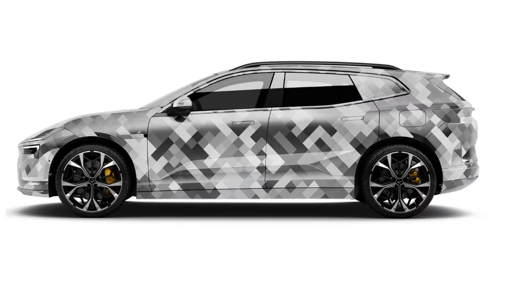 Polestar 4 camuflado