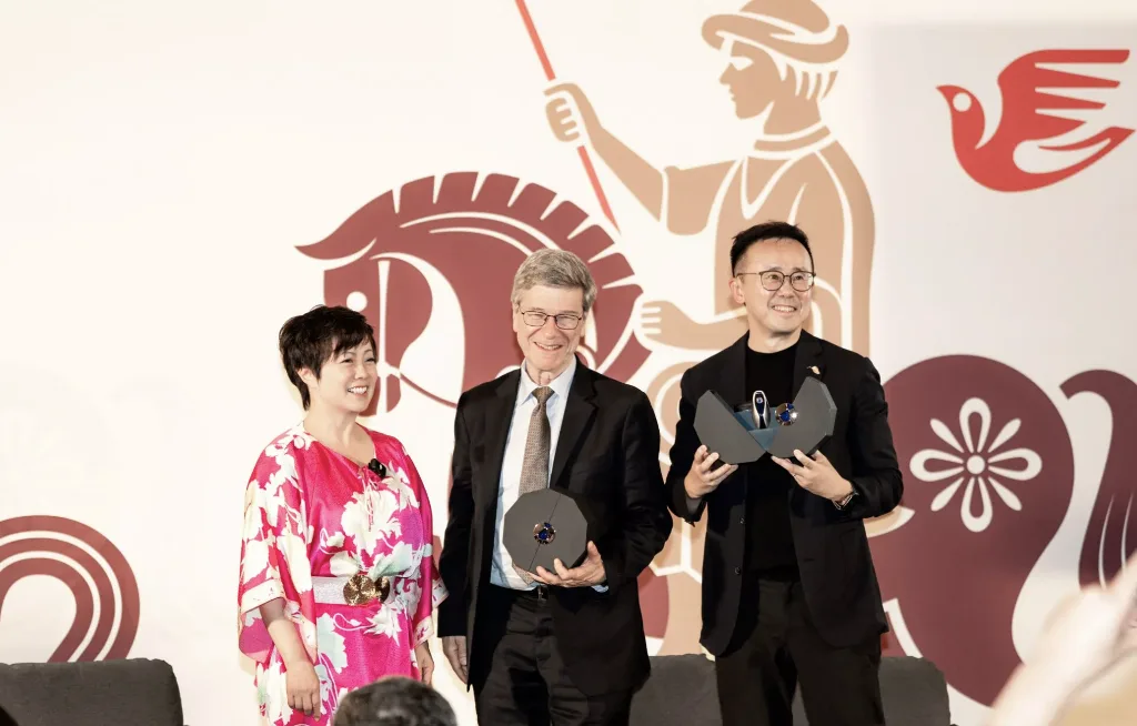 Stella Li, Professor Jeffrey Sachs and Patrick Zhong