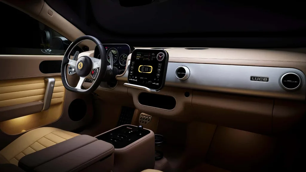 Interior del Ferrari Luce